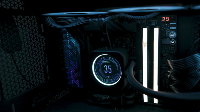 Liquid CPU cooler with an LCD display showing the processor temperature for real-time system monitoring.