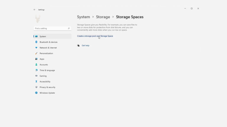 Windows Storage Spaces settings showing the option to create a storage pool and mirrored storage space for drive redundancy.
