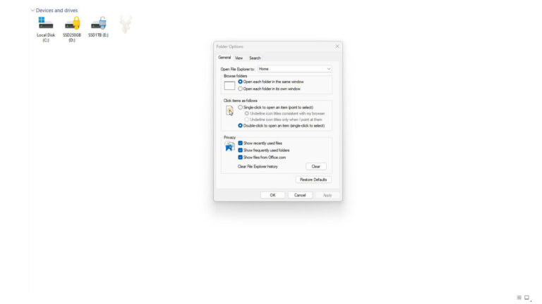 Windows File Explorer Options showing Privacy settings with recent files, frequent folders, and Office.com files enabled.