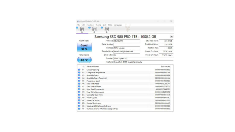 CrystalDiskInfo displaying S.M.A.R.T. health data for a Samsung SSD, including health status, firmware, interface, transfer mode, and drive attributes.