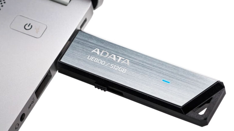ADATA UE800 USB flash drive connected to a laptop during troubleshooting of a read-only storage problem.